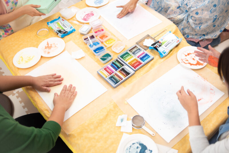 パステルアート　梅雨　おうち　遊び　色　遊び　ママ　子ども　楽しい