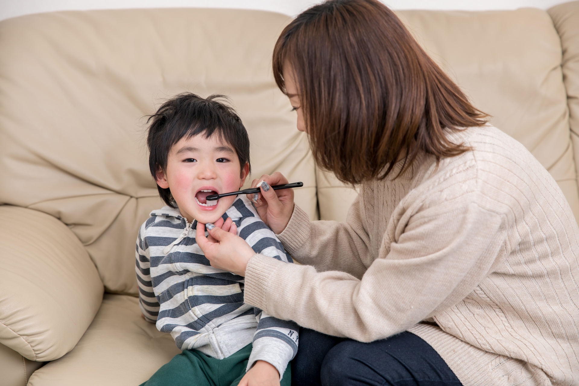 歯磨き　親子　子ども　歯磨き粉　いつ